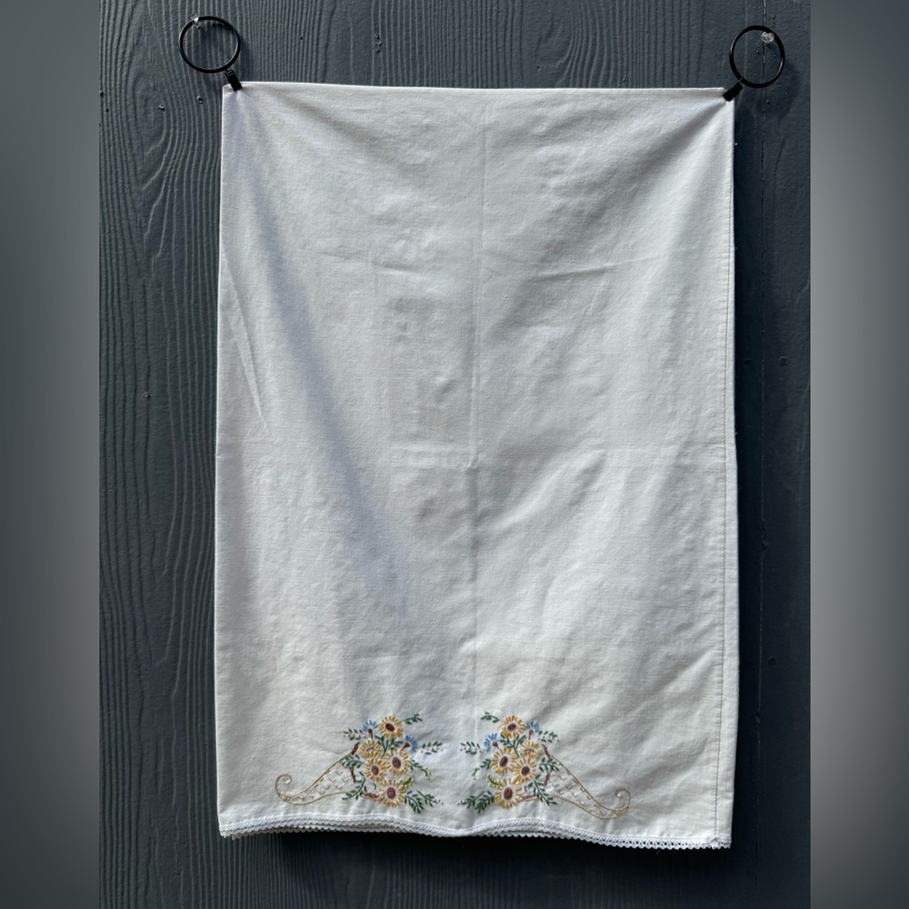 Vintage Embroidered SET OF 2 Two Sunflower Bouquets Pillowcases